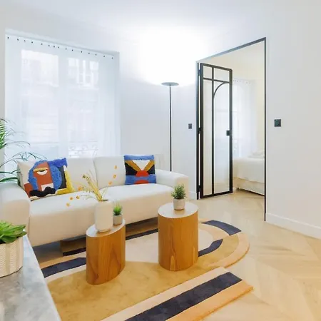 Premium-charming - 1 Bedroom - Saint-lazare - Opera, 8th Arrondissement Apartment