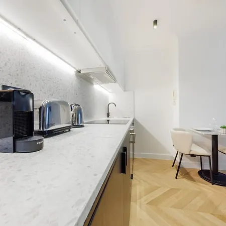Premium-charming - 1 Bedroom - Saint-lazare - Opera, 8th Arrondissement Apartment *