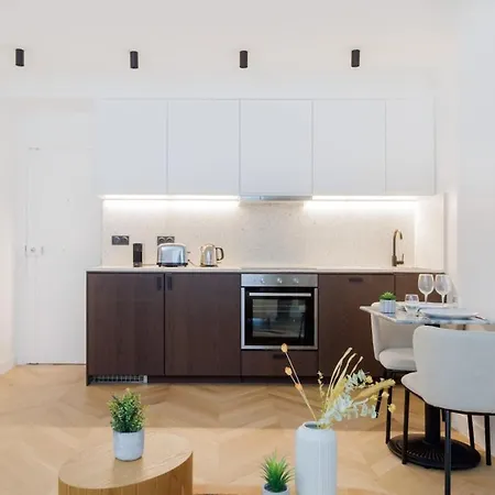 Premium-charming - 1 Bedroom - Saint-lazare - Opera, 8th Arrondissement Apartment