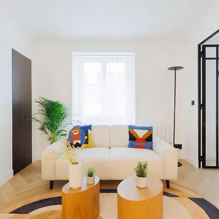 Premium-charming - 1 Bedroom - Saint-lazare - Opera, 8th Arrondissement Apartment *